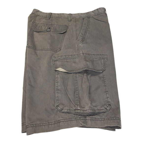 St. John’s Bay Men’s Cargo Shorts green Size 38 | Cotton Comfort Utility Style - Picture 8 of 11